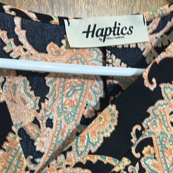 Haptics Stylish Black and Tan Paisley Blouse - Picture 2 of 4